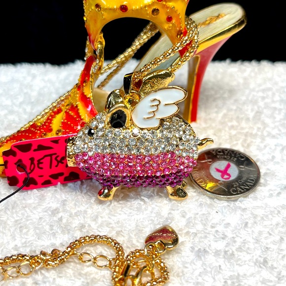 🐷💕💖betsey Johnson flying pig necklace NEW pink/fuchsia - Picture 9 of 11